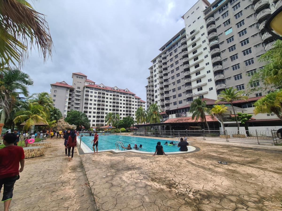 Glory Beach Resort Seaview Private 2Br Port Dickson Bagian luar foto
