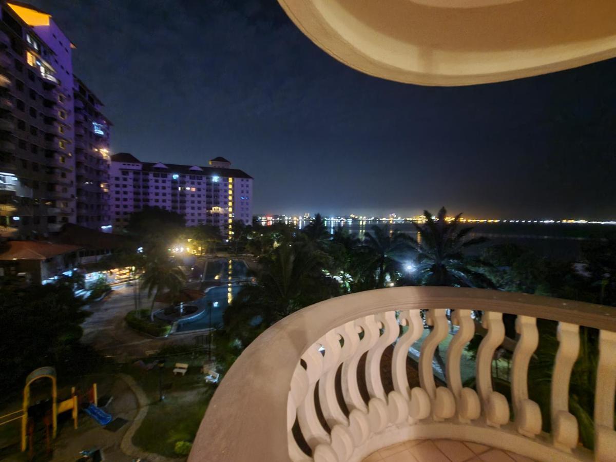 Glory Beach Resort Seaview Private 2Br Port Dickson Bagian luar foto