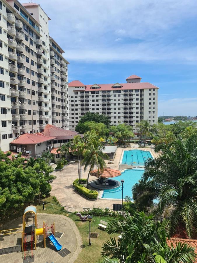 Glory Beach Resort Seaview Private 2Br Port Dickson Bagian luar foto