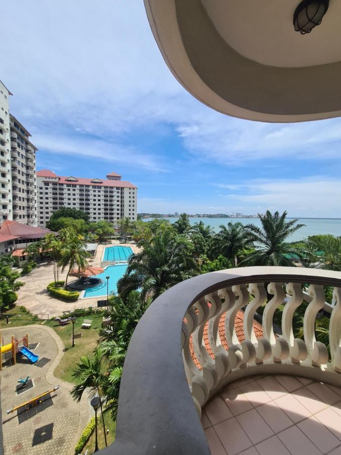 Glory Beach Resort Seaview Private 2Br Port Dickson Bagian luar foto