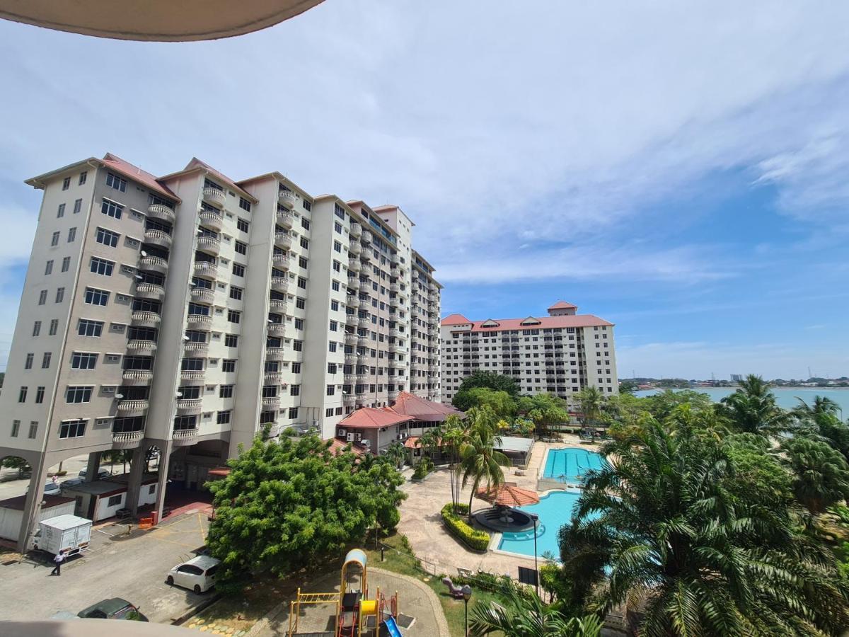 Glory Beach Resort Seaview Private 2Br Port Dickson Bagian luar foto
