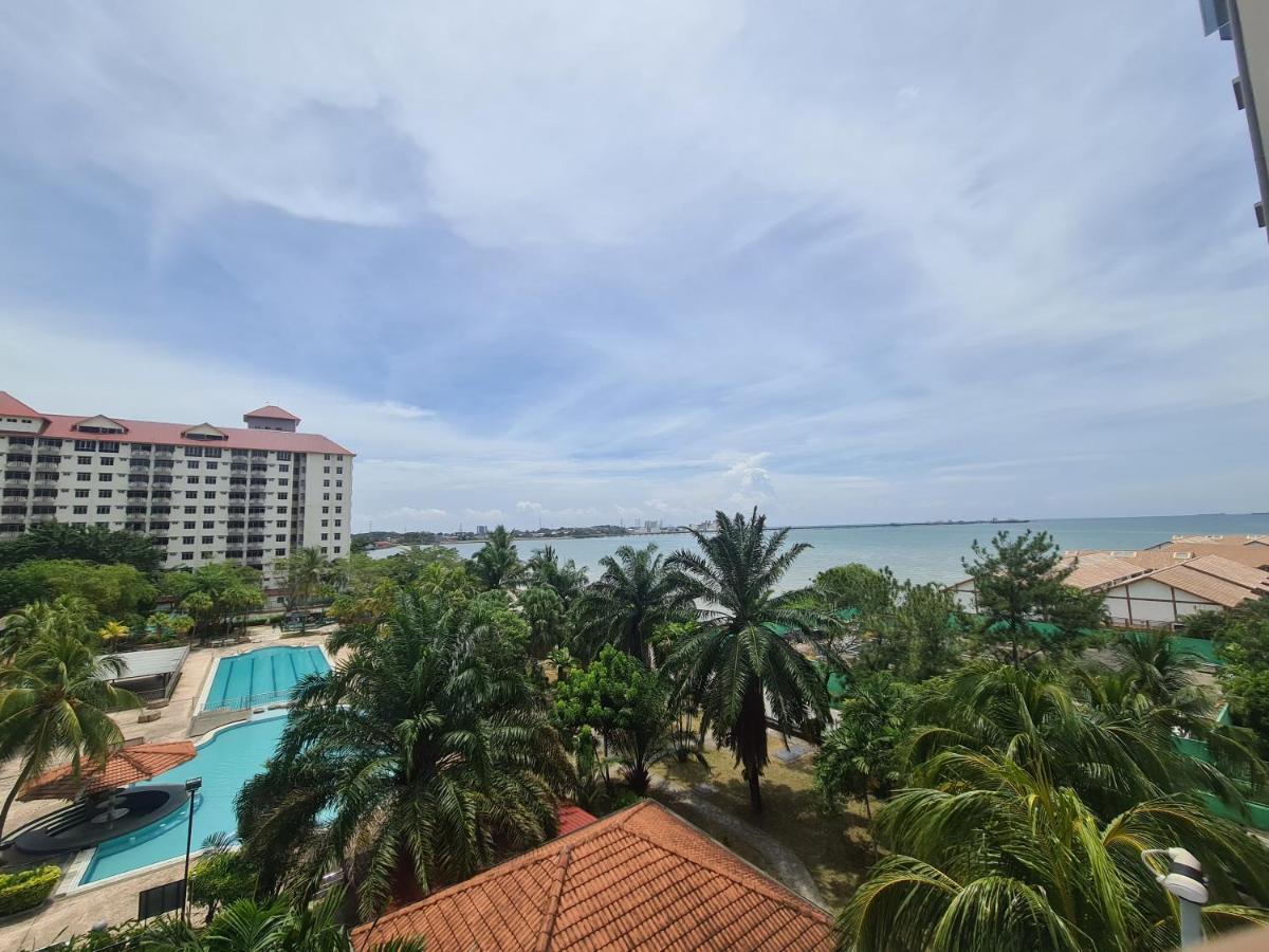 Glory Beach Resort Seaview Private 2Br Port Dickson Bagian luar foto