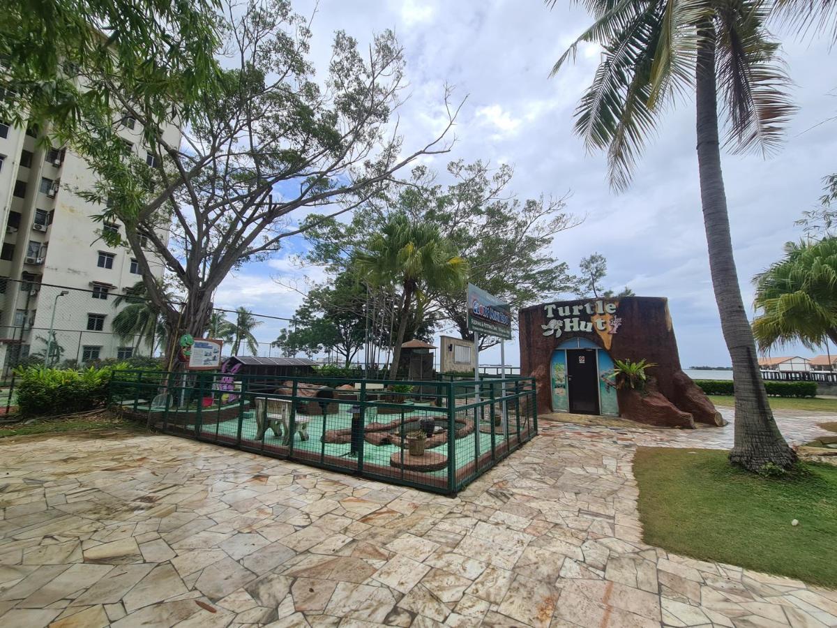 Glory Beach Resort Seaview Private 2Br Port Dickson Bagian luar foto